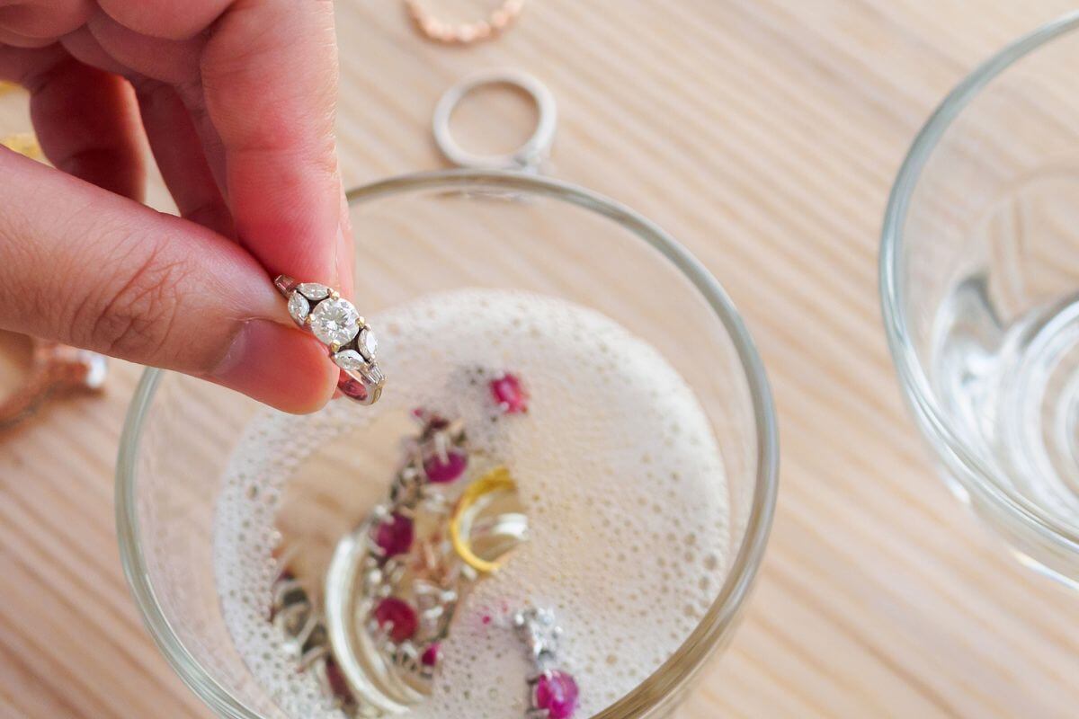 How to Clean Your Wedding Ring