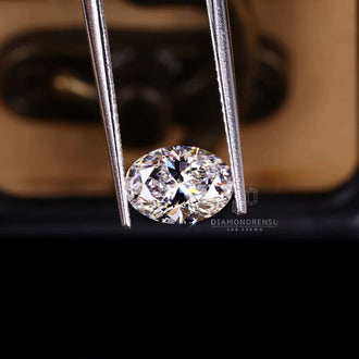 This lab grown diamond is an oval cut loose diamond certified by IGI.