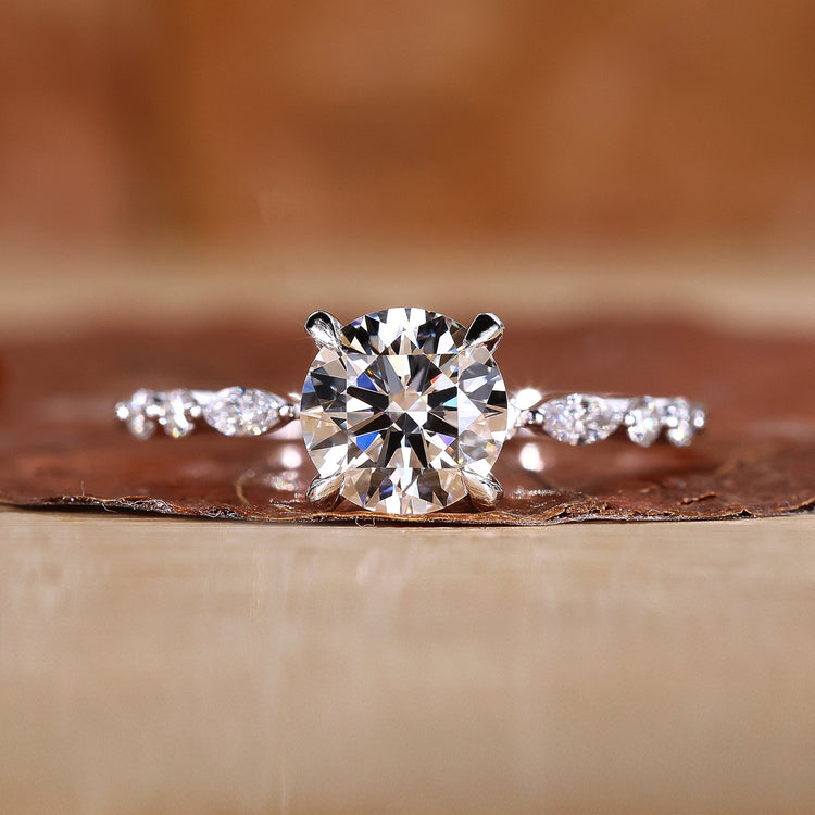 Round Cut Engagement Ring featuring a timeless design.
