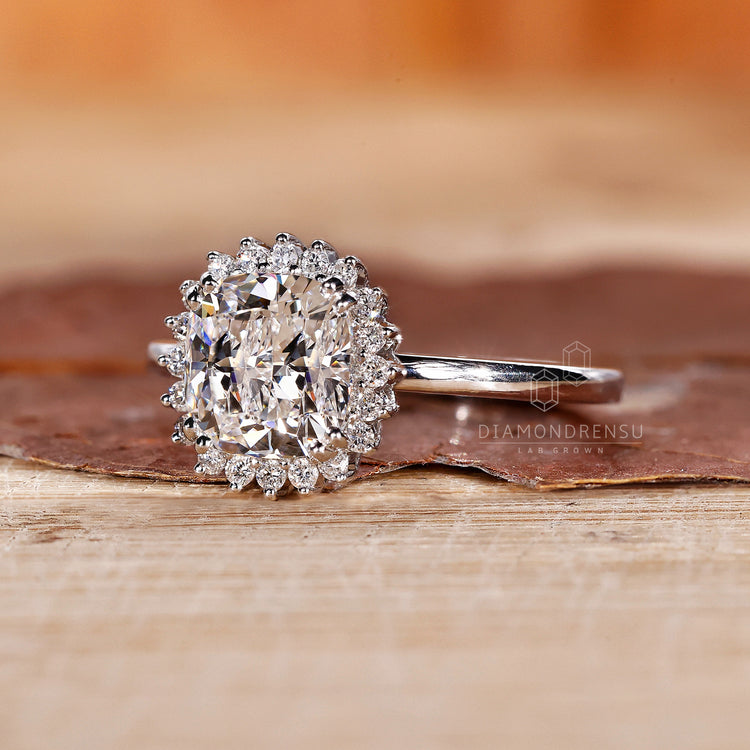 Double Prong Diamond Setting for secure and stylish support.