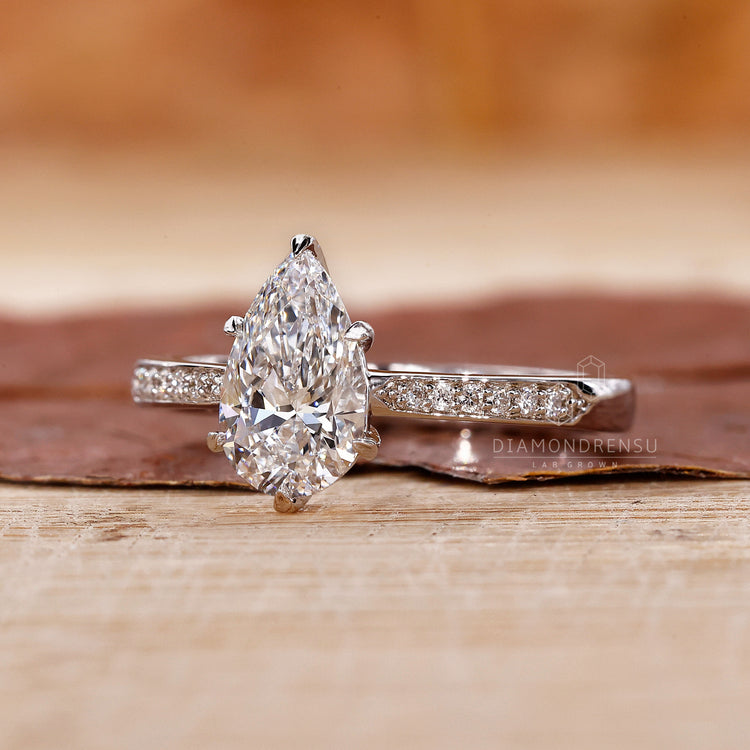 Round Cut Diamond Ring designed for perfect sparkle and shine.