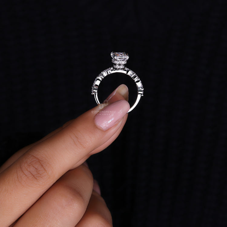 White Gold Ring with a timeless and sophisticated appearance.