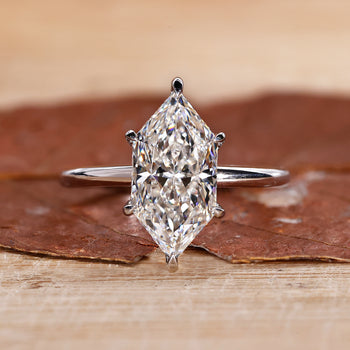 Dutch Marquise Ring featuring a stunning diamond centerpiece.