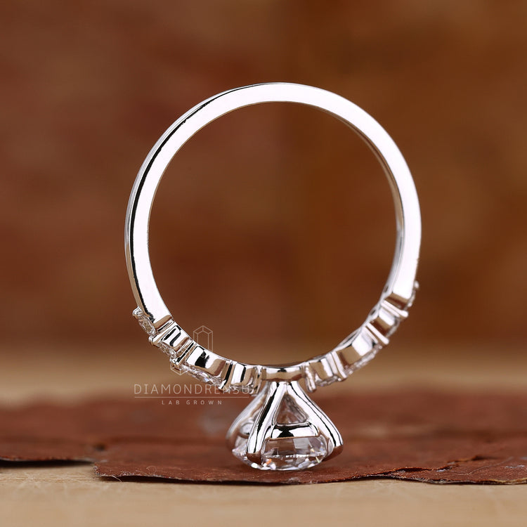 Buy engagement ring with a flawless finish for your big day.