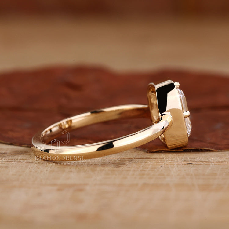 Compass Prong Engagement Ring for modern, secure elegance.