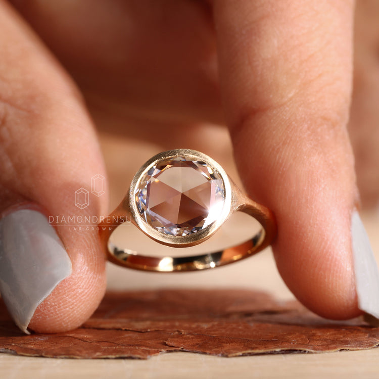 Tapered shank engagement ring for a sophisticated look.