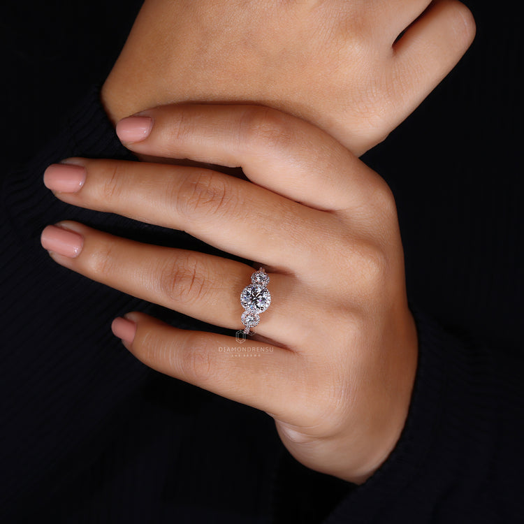 Stunning round brilliant cut in a classic setting.