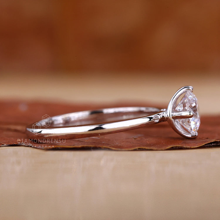 4 prong diamond ring with a simple, elegant look for engagements.