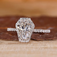 Round cut halo setting with buy lab grown ring.