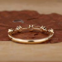 Yellow gold wedding band perfect for a minimalist and modern style.