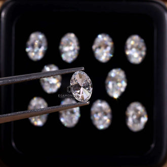 Lab grown diamonds loose offered in oval cut lab grown diamond format.
