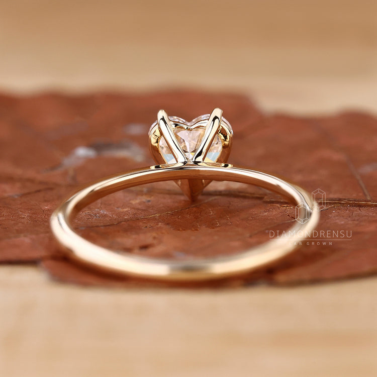 Claw prong engagement ring for a secure fit.