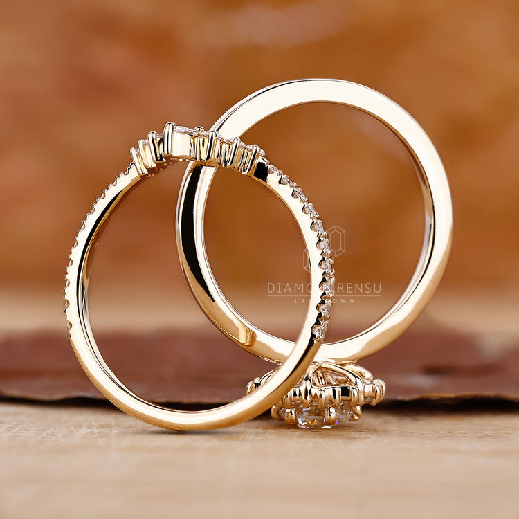 IGI Certified diamonds featured in this stunning bridal set.