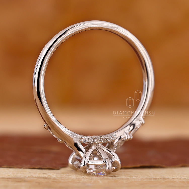 6 Prong Claw Setting ensures the diamond stays secure.