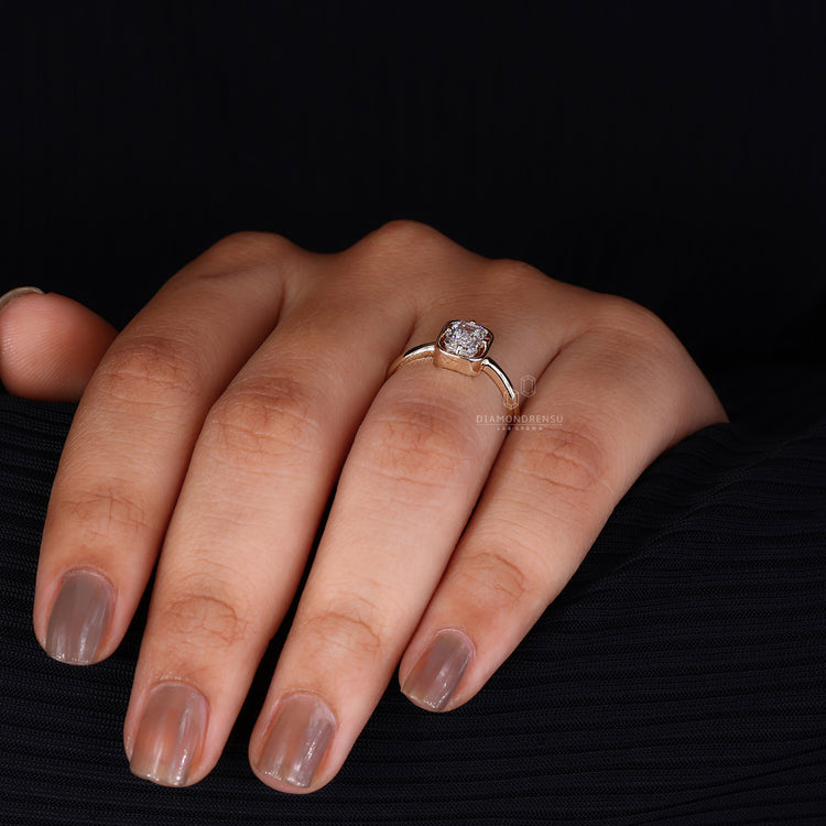 Solitaire Ring with a unique and sophisticated style.