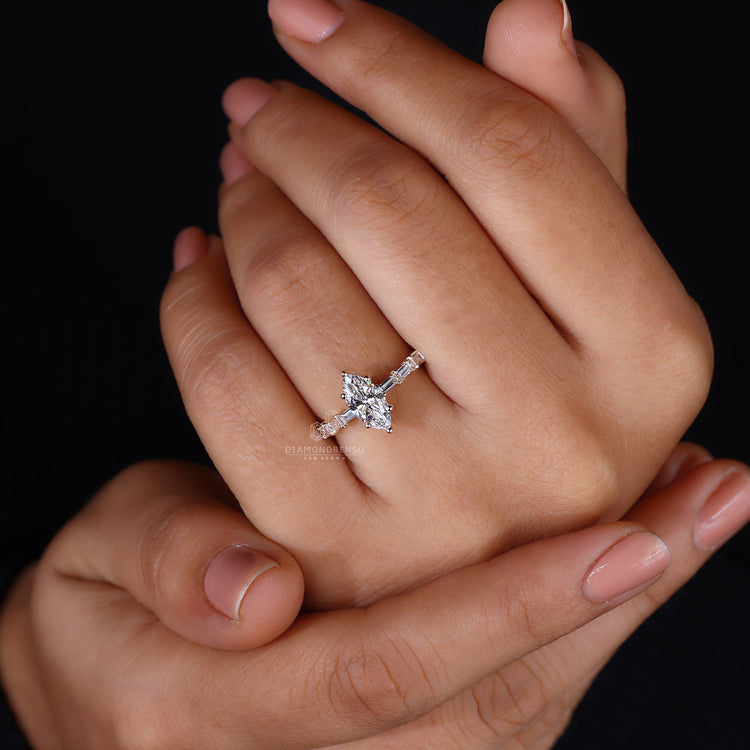 Buy engagement ring featuring lab-grown diamonds with IGI certification.