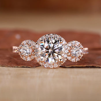Round Diamond Engagement Ring with delicate detailing.