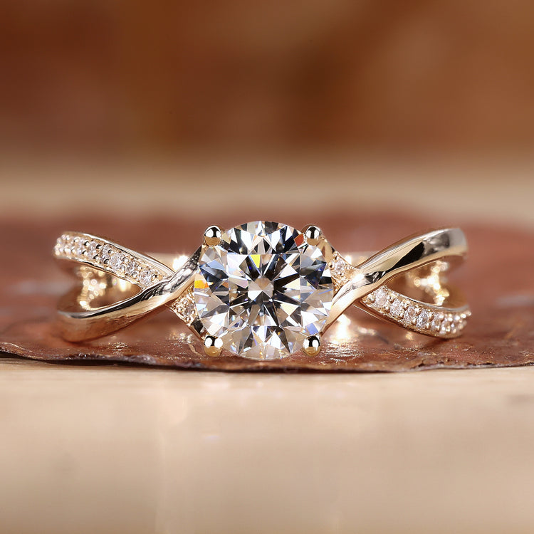 Round cut diamond ring with a timeless sparkle.