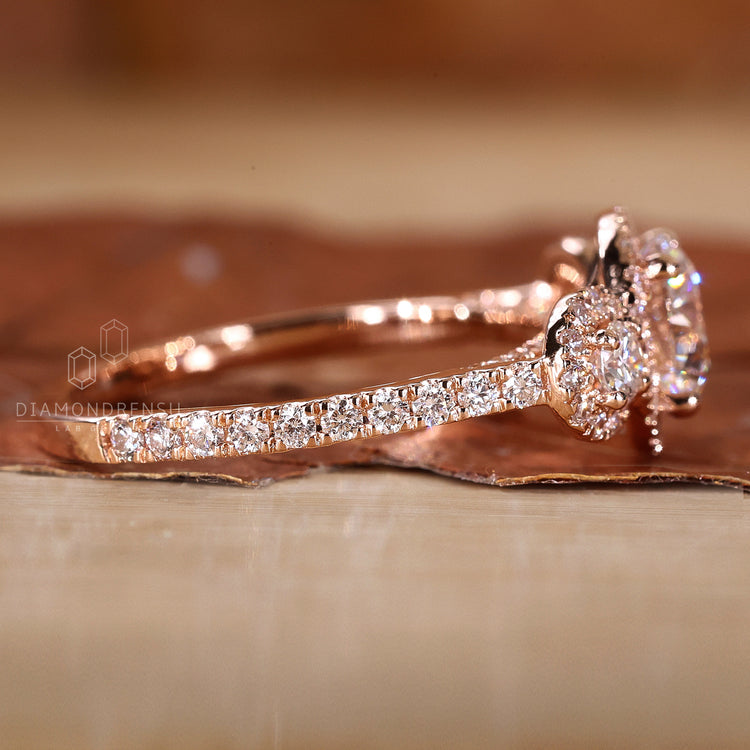 Sparkling halo diamond in an elegant pave setting.