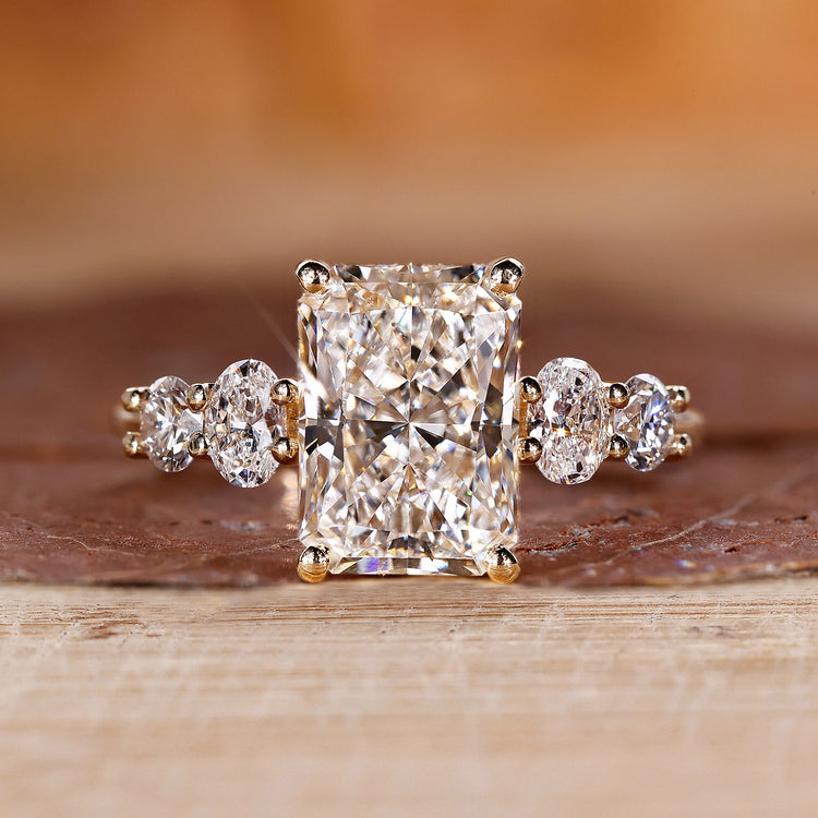 Radiant cut engagement ring featuring a stunning radiant diamond ring design.