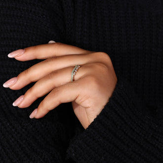 Timeless diamondrensu wedding band perfect for a luxurious and lasting impression.