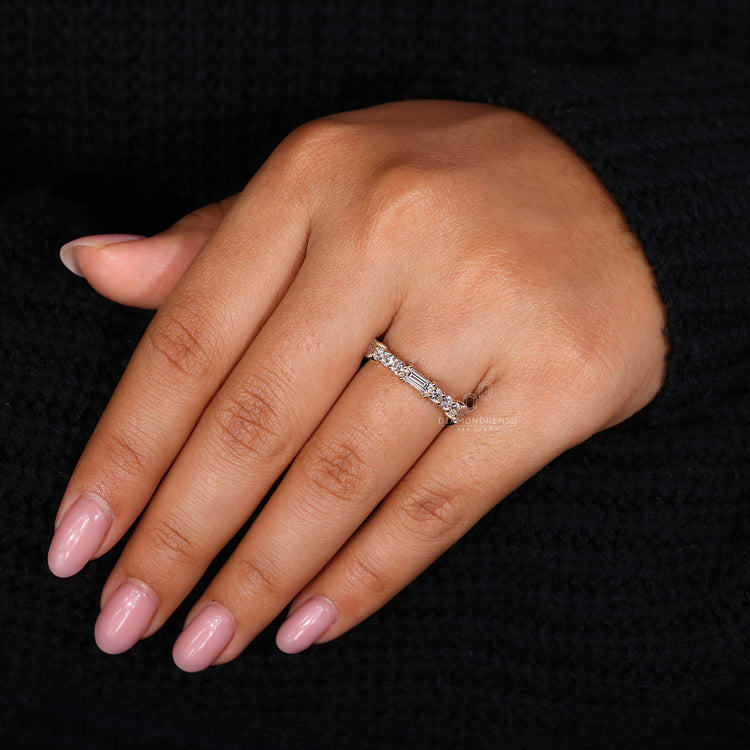 Diamondrensu band with stunning details.