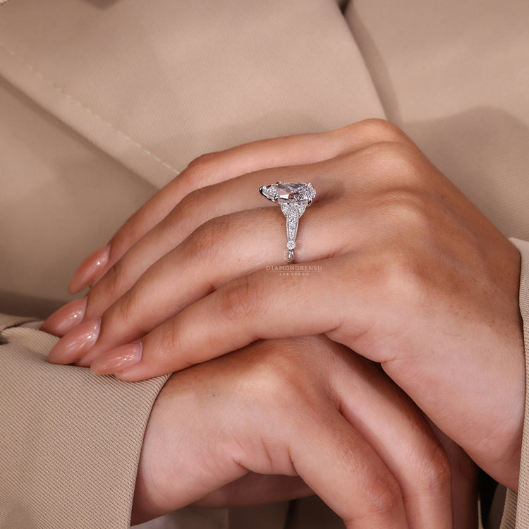 Milgrain Setting Ring showcasing vintage-inspired craftsmanship.