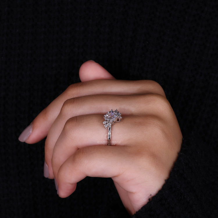 Marquise Ring in a classic design with timeless appeal.