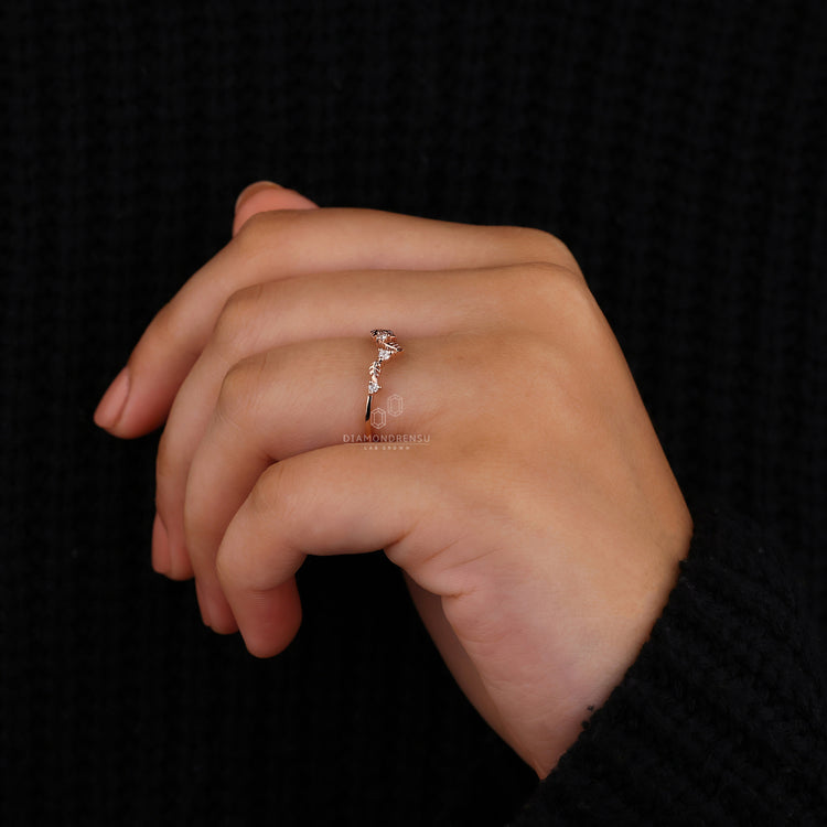 Prong setting band for secure diamond settings.