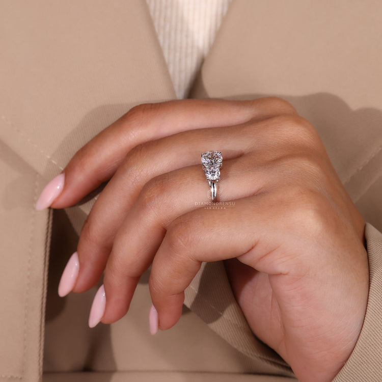 Prong setting ring for maximum brilliance.