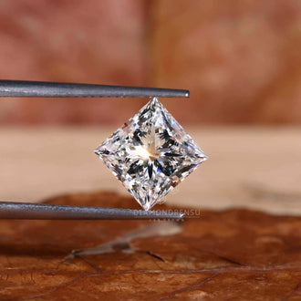 3 carat princess cut lab grown diamond fits well in bridal jewelry.