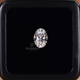 Oval shape diamond is used in wedding bands and statement rings.