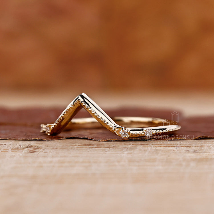 Lab Grown Diamond Ring for Her with brilliant sparkle.