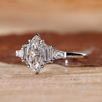 Diamond ring with lab grown diamond centre