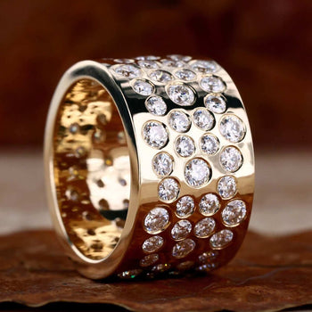lab grown diamond wedding band
