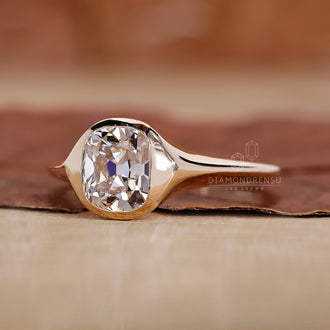 Solitaire Ring with a stunning single diamond centerpiece.