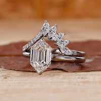 Round Diamond Wedding Band showcasing timeless elegance.