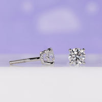 Radiant round diamond ring with unmatched brilliance.