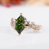 Yellow gold ring handmade with Lab Grown Diamond.