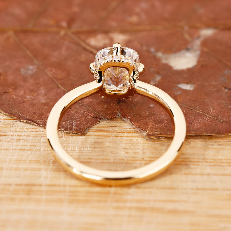 Diamondrensu Engagement Ring in Yellow Gold