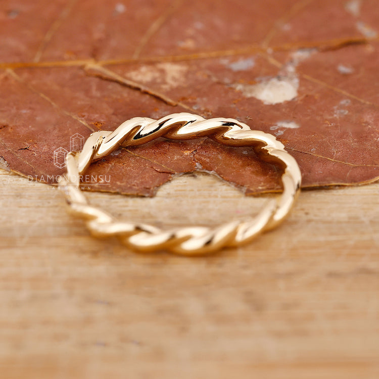 Handmade jewelry twisted wedding band round diamond band