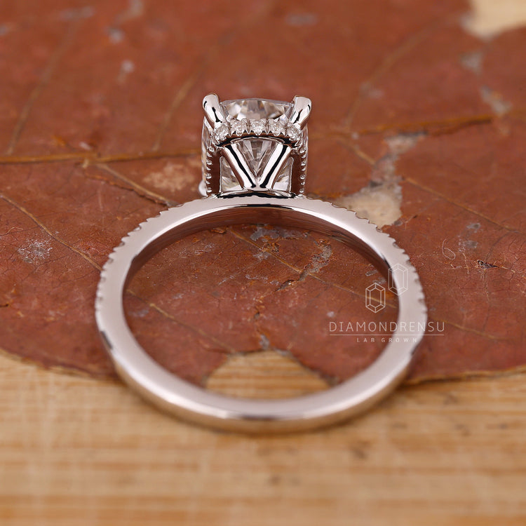 4 Prong Claw Setting on a cushion diamond engagement ring.