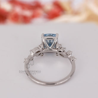Buy engagement ring with a unique handmade ring setting and IGI certified diamond.