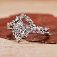 Vintage Ring with a classic design and brilliant sparkle.