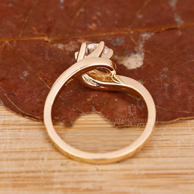 Diamondrensu ring made with handmade jewelry detail.