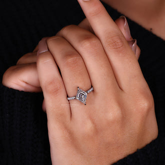 Round Diamond Ring set in a beautiful white gold band.