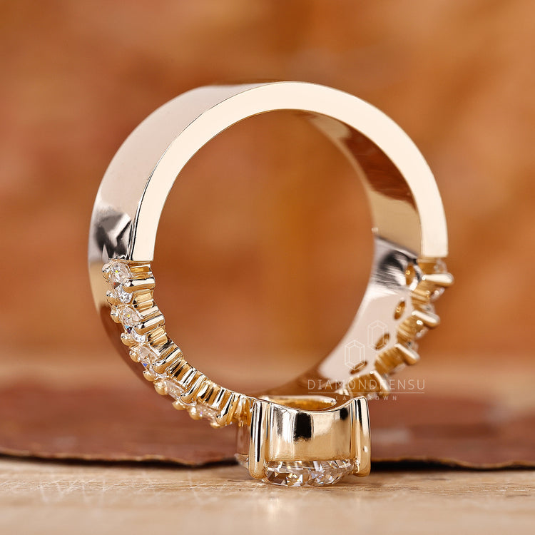 Handmade Ring featuring high-quality diamondrensu craftsmanship.