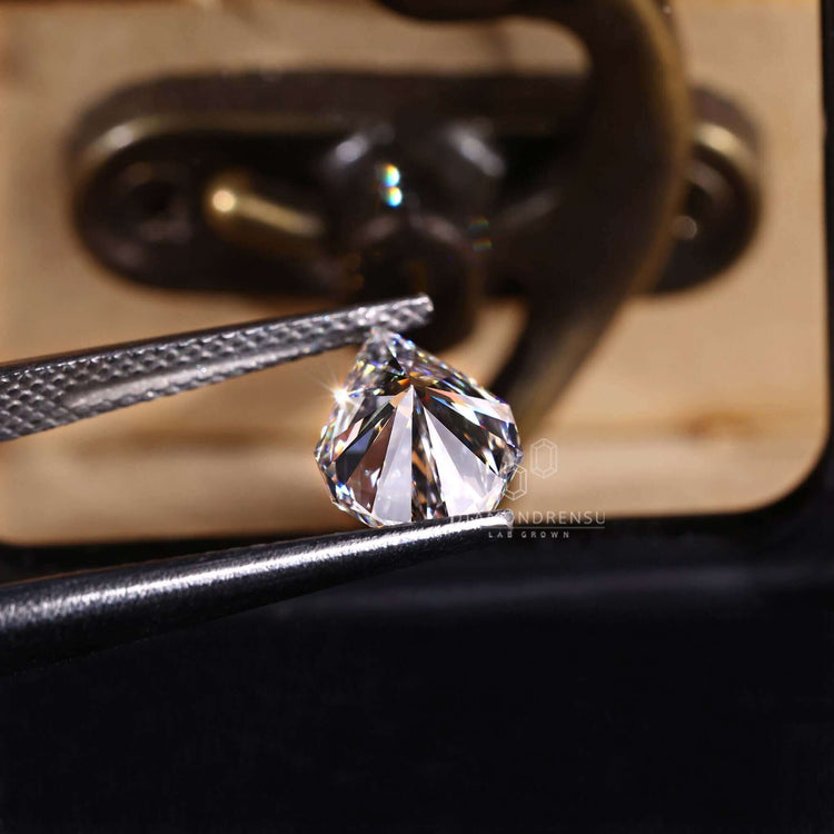 Spear shape diamond offered in lab grown diamond options.