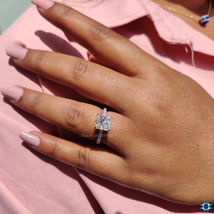 Sophisticated 4 prong setting perfect for any engagement.