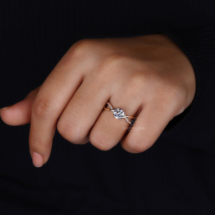 Stunning round diamond engagement ring perfect for proposals.